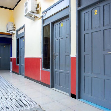 Spot On 2473 Buana Jaya Guest House Cilacap Ngoại thất bức ảnh