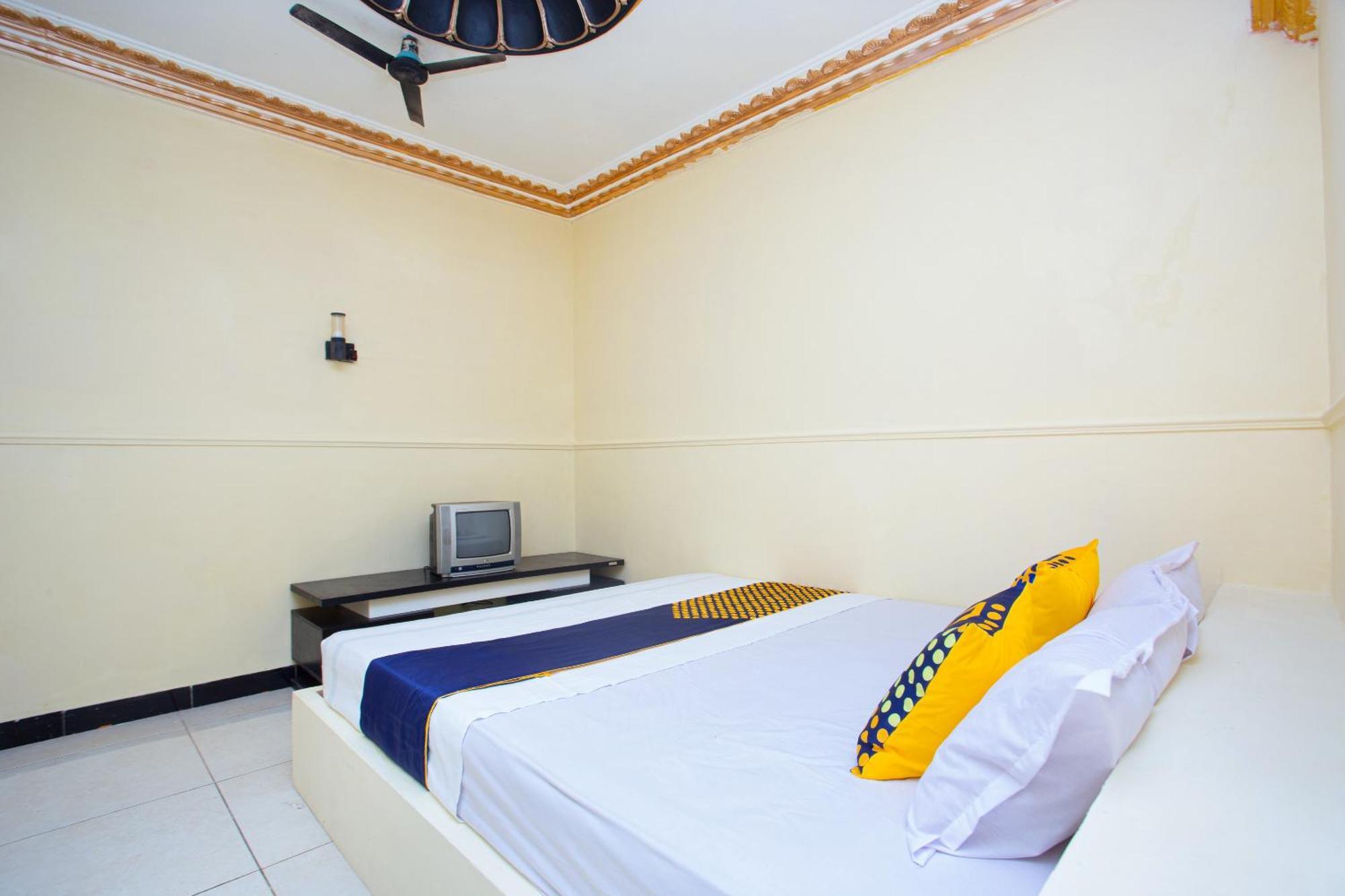 Spot On 2473 Buana Jaya Guest House Cilacap Ngoại thất bức ảnh